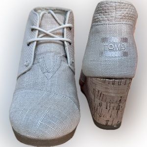 Toms -wages , cream color, size 7